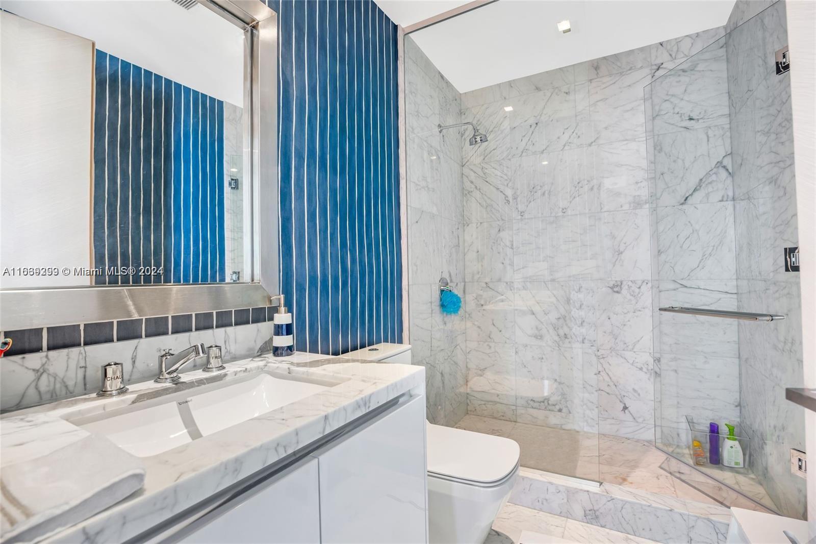 JADE SIGNATURE CONDO - Residential