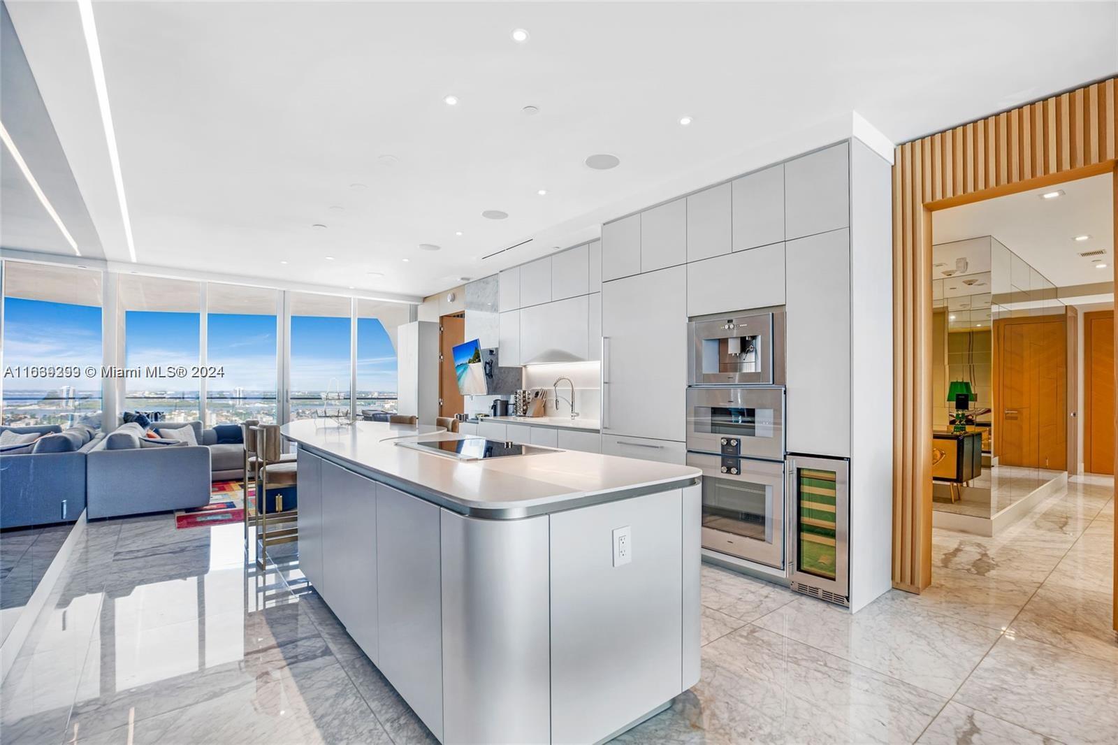 JADE SIGNATURE CONDO - Residential