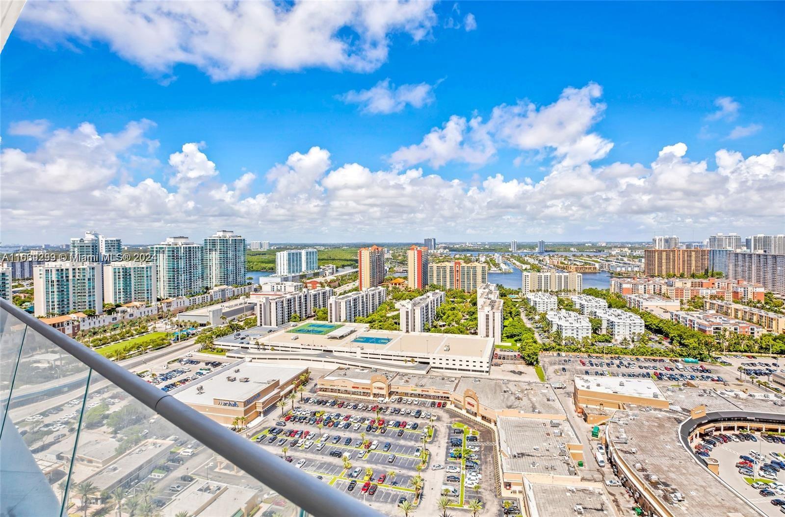 JADE SIGNATURE CONDO - Residential
