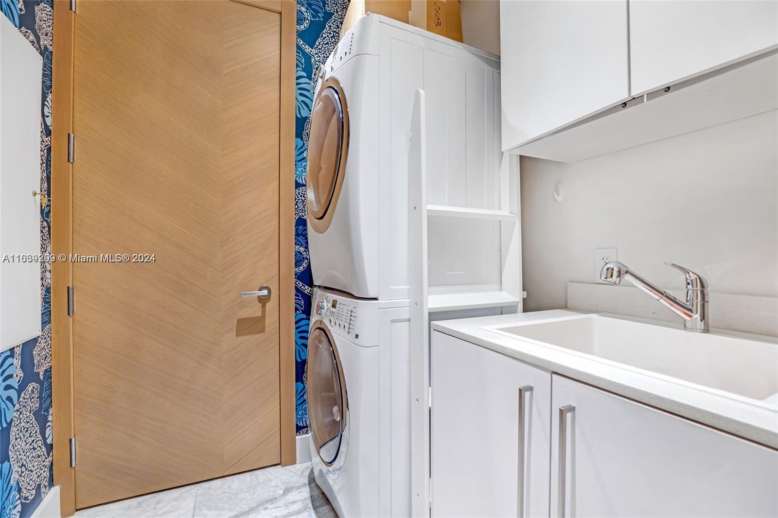 JADE SIGNATURE CONDO - Residential