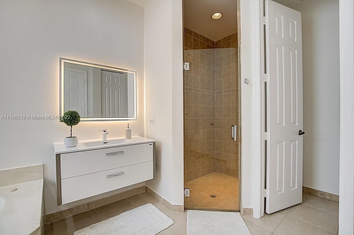 RESERVE AT HUNTINGTON 174 - Residential