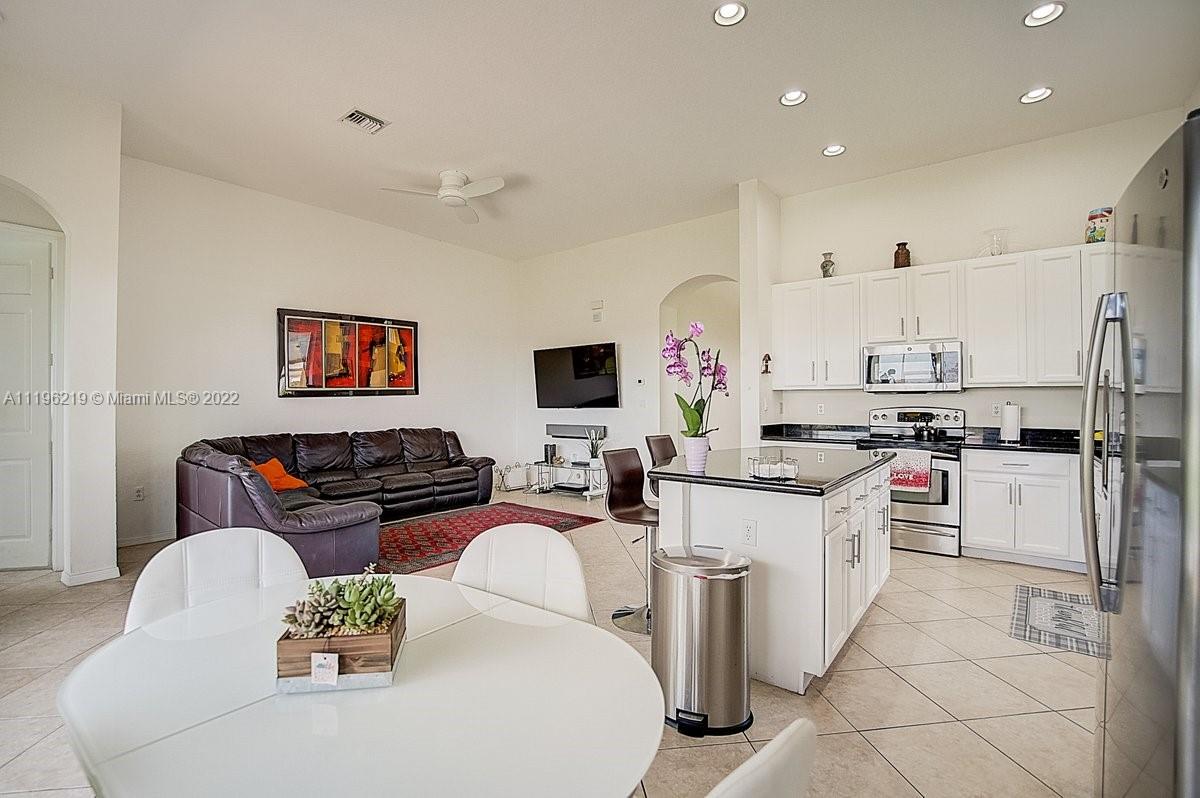 RESERVE AT HUNTINGTON 174 - Residential