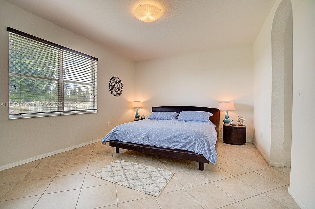 RESERVE AT HUNTINGTON 174 - Residential