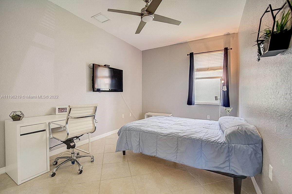 RESERVE AT HUNTINGTON 174 - Residential