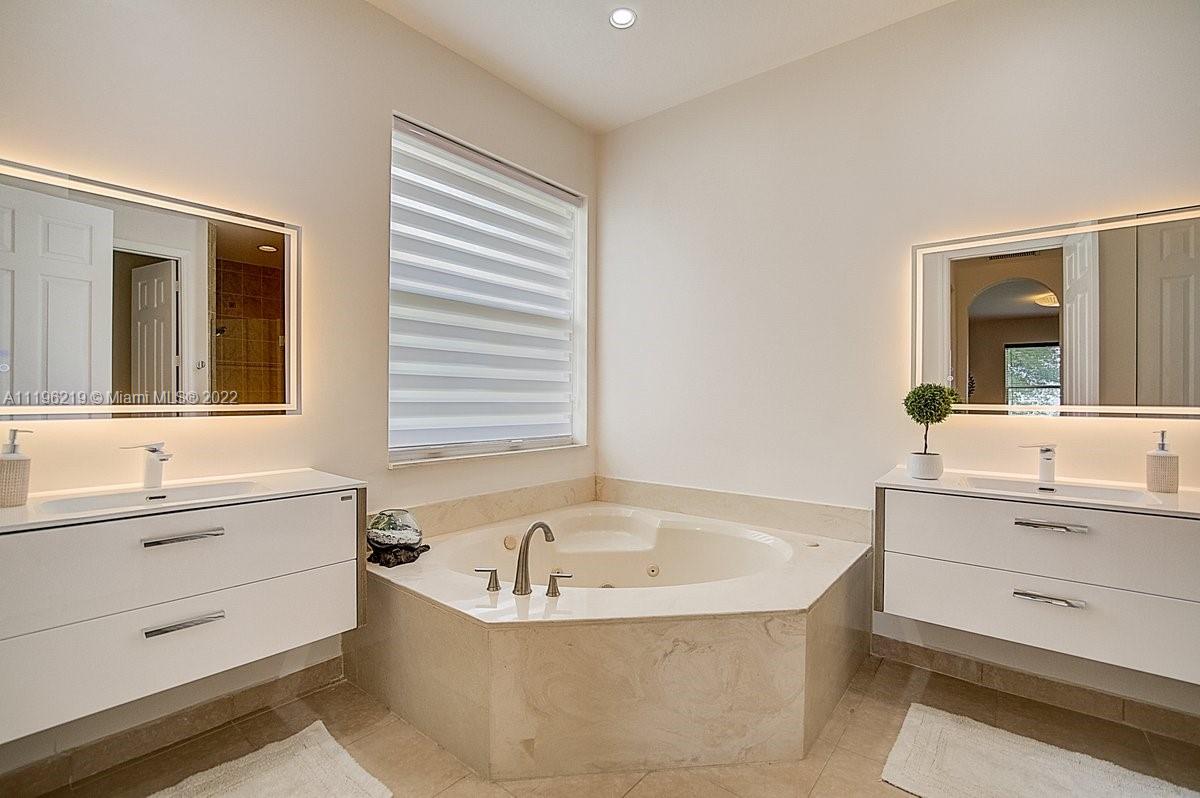 RESERVE AT HUNTINGTON 174 - Residential