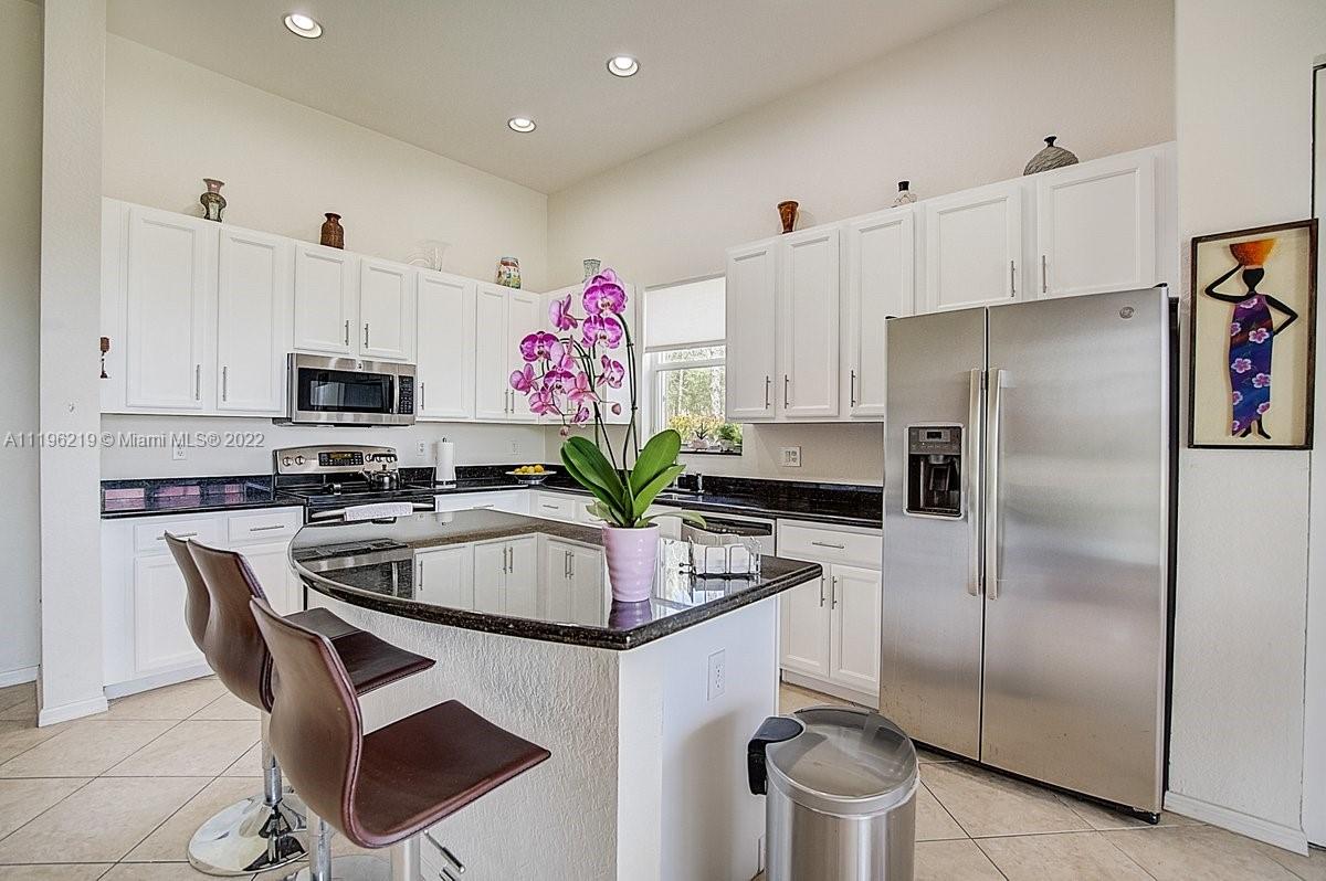 RESERVE AT HUNTINGTON 174 - Residential