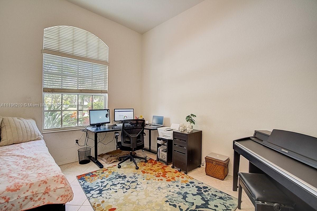 RESERVE AT HUNTINGTON 174 - Residential