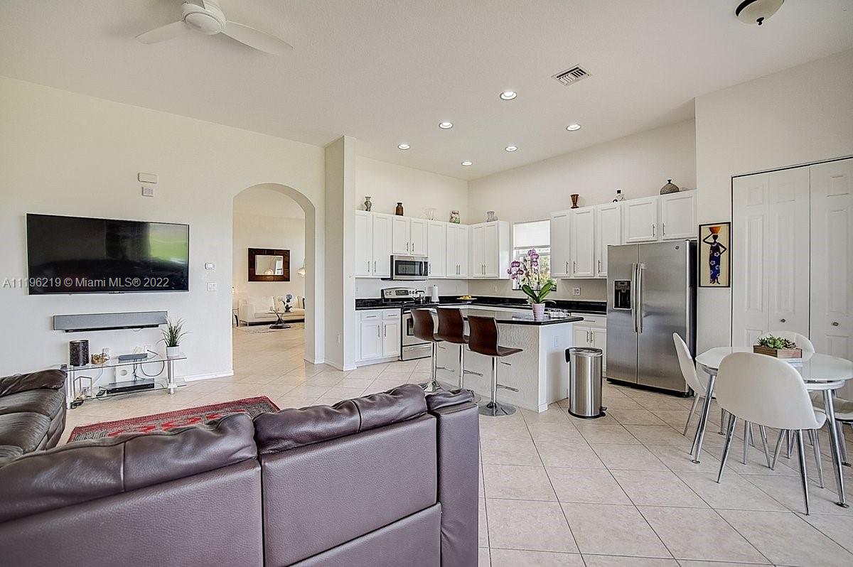 RESERVE AT HUNTINGTON 174 - Residential