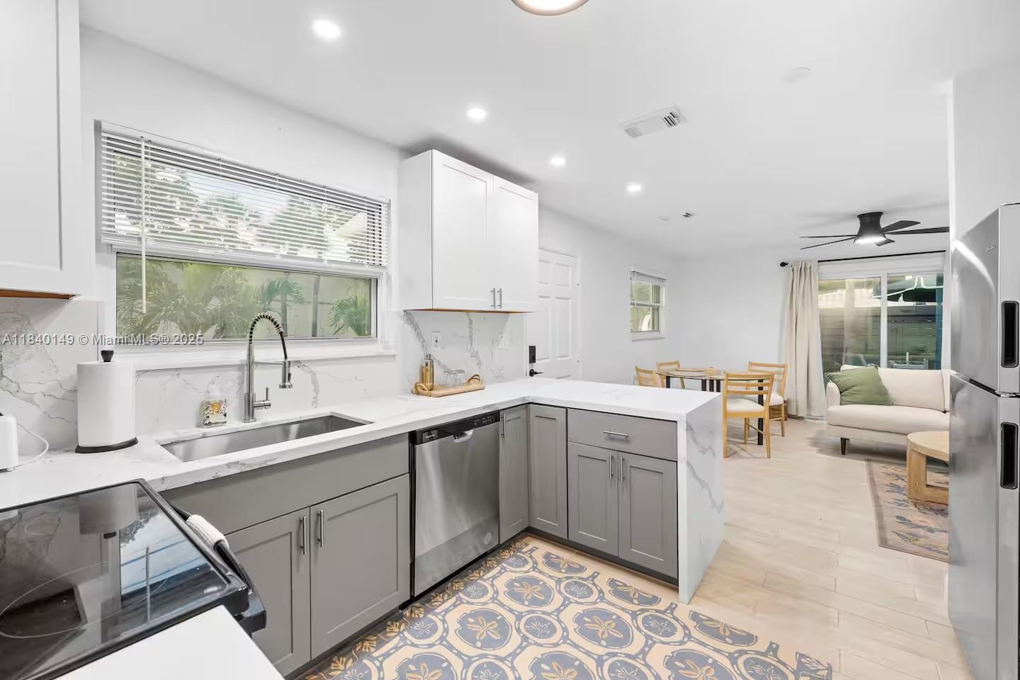 1469 NW 10th St