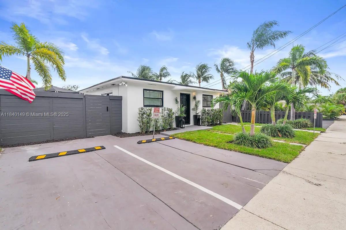 1469 NW 10th St