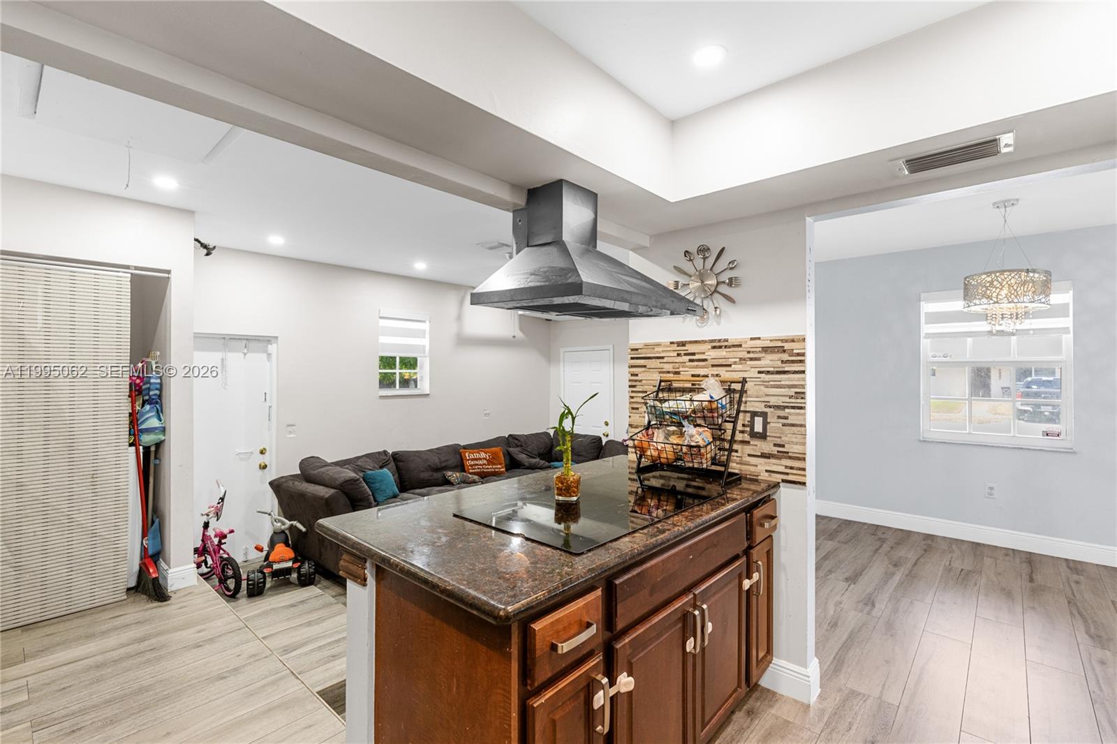 BEVERLY PARK - Residential