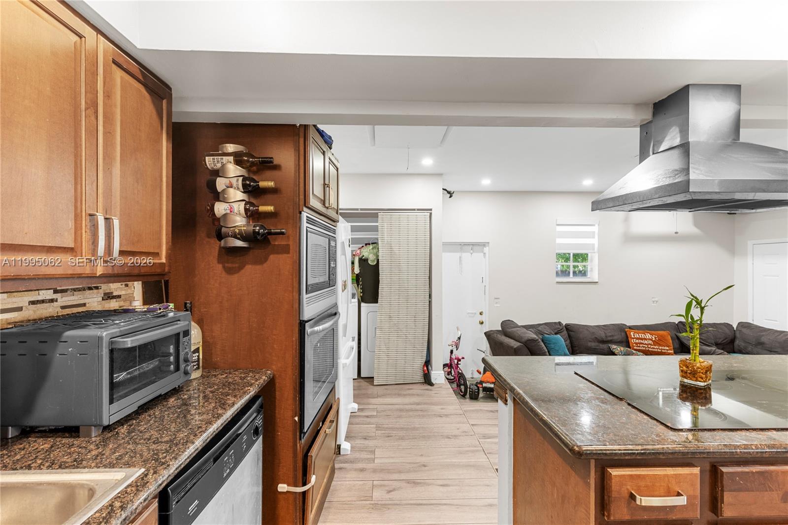 BEVERLY PARK - Residential