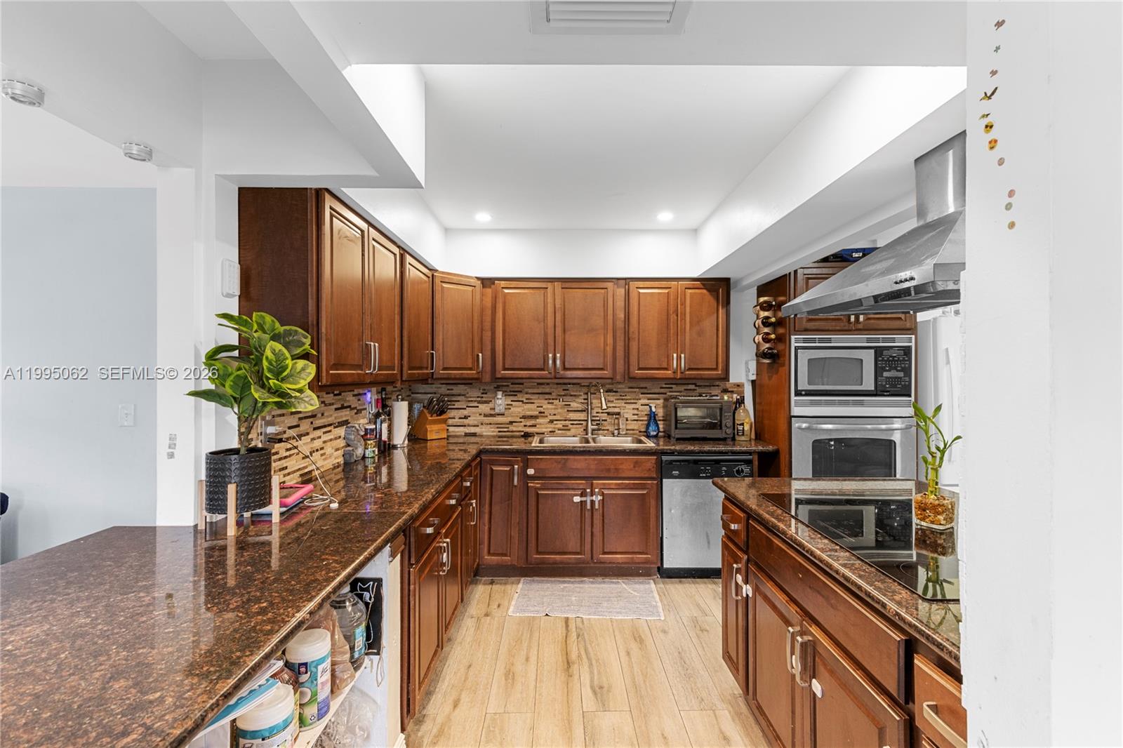 BEVERLY PARK - Residential