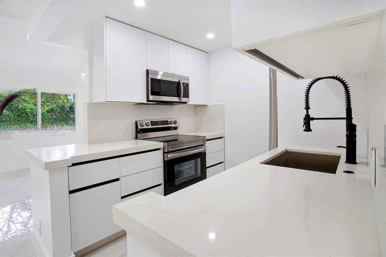 KINGSLEY AT CENTURY VILLA - Residential