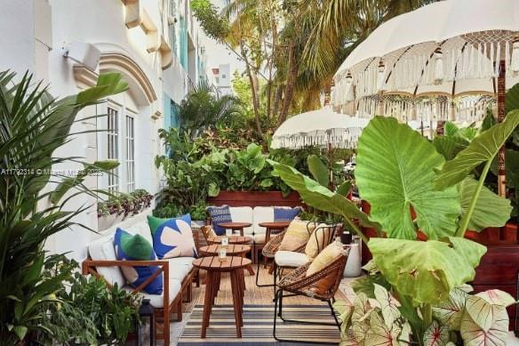 321 Collins Ave