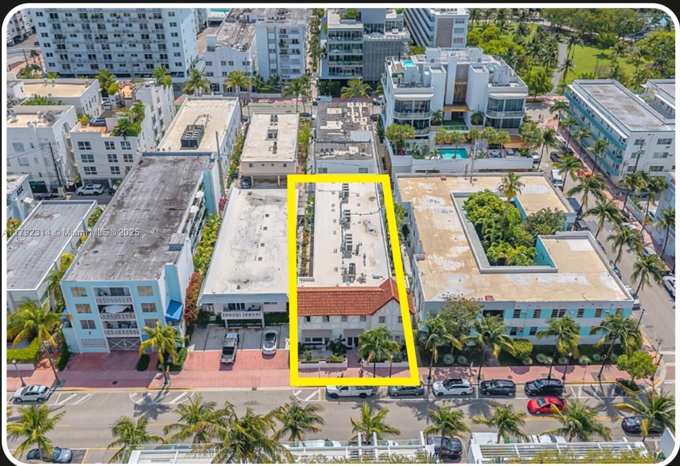 321 Collins Ave