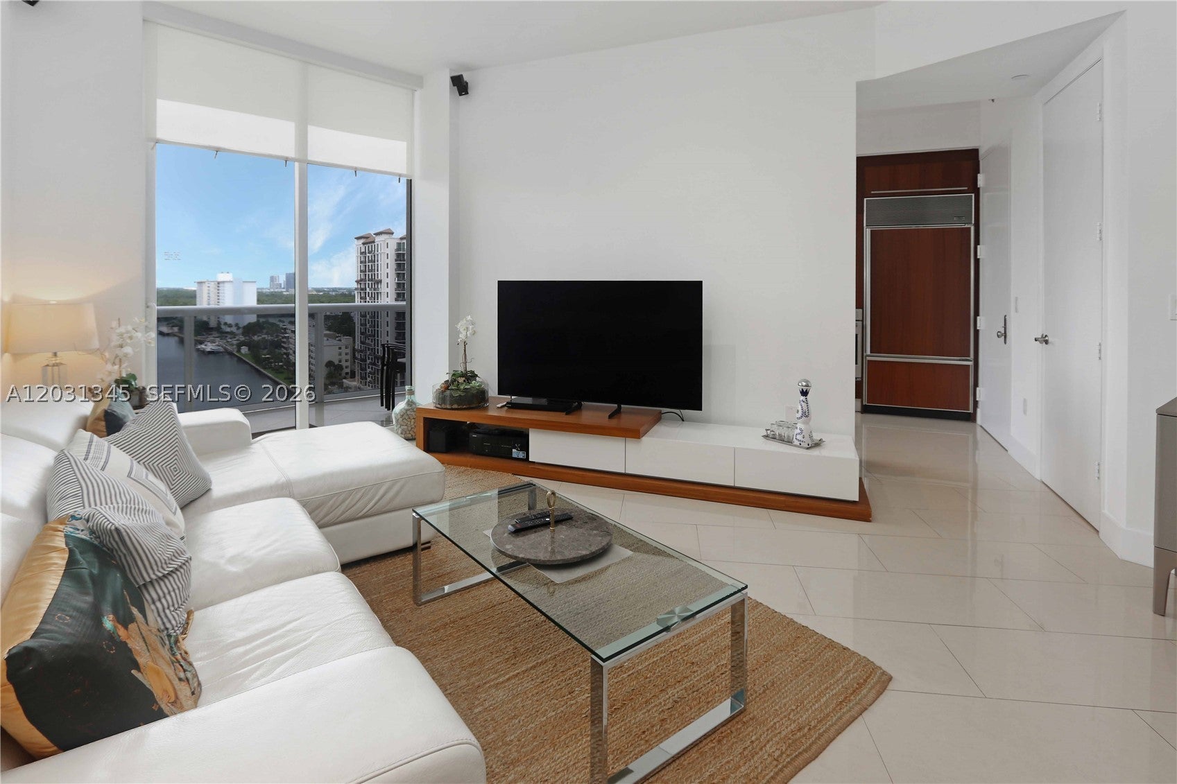 15811 Collins Ave 1105