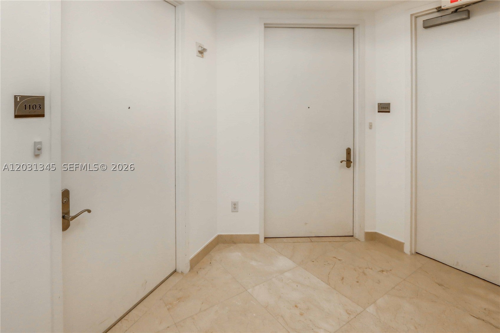 15811 Collins Ave 1105