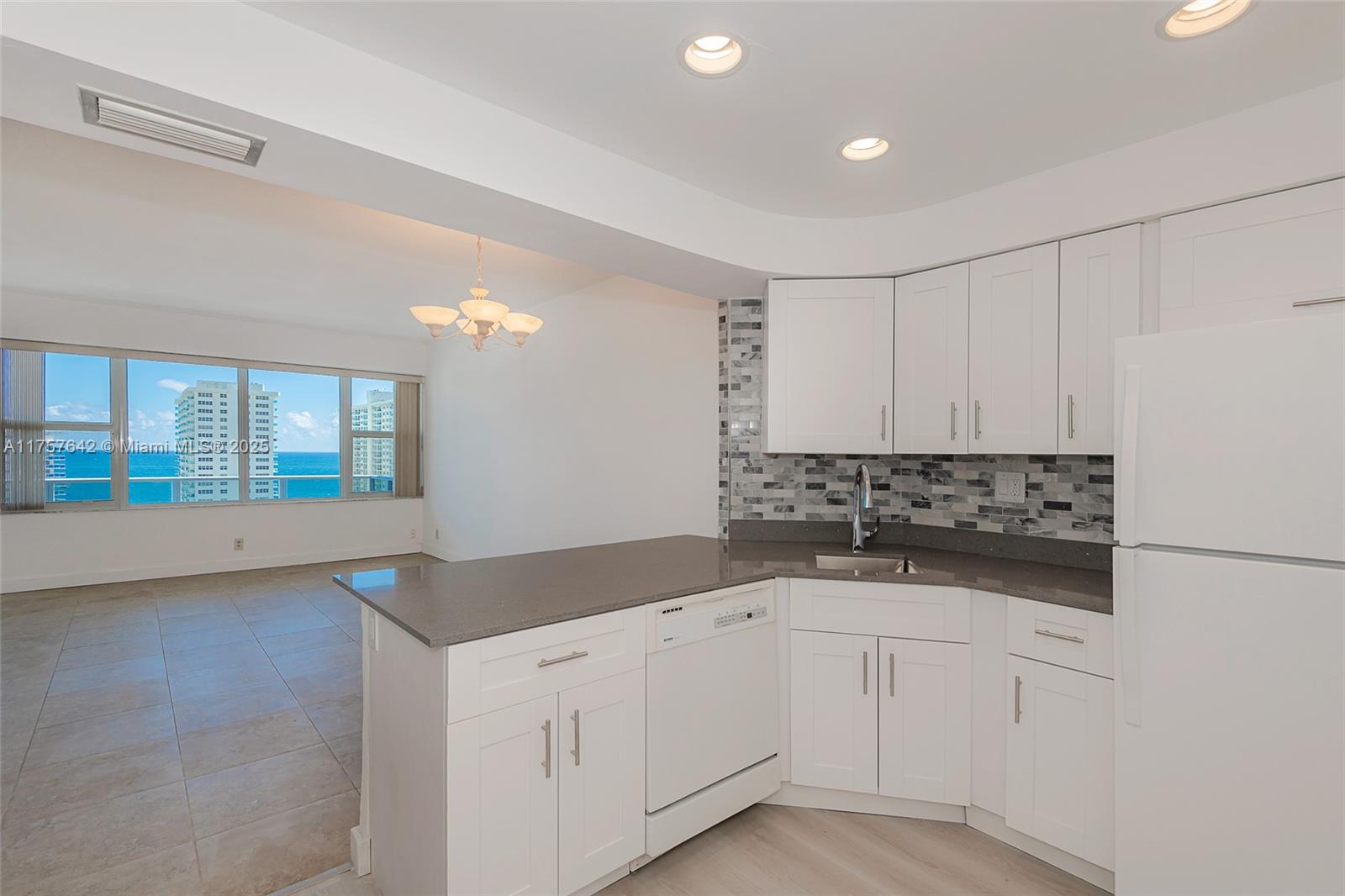 CORAL RIDGE TOWERS SOUTH - Residential