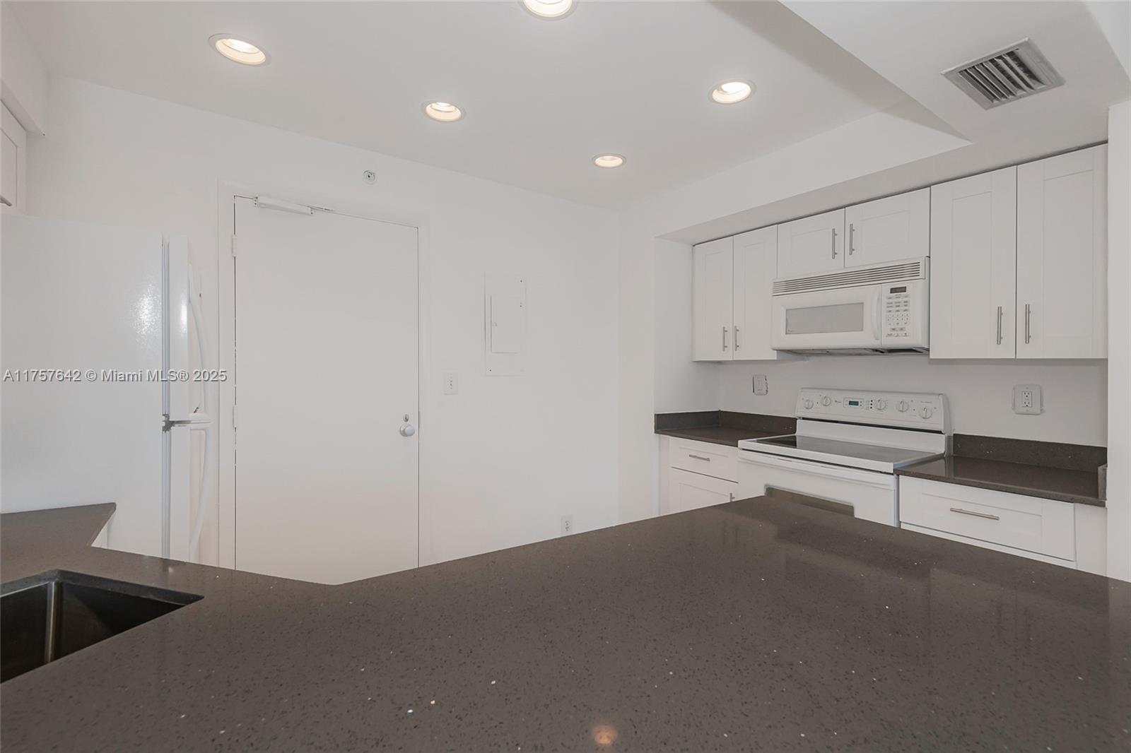 CORAL RIDGE TOWERS SOUTH - Residential