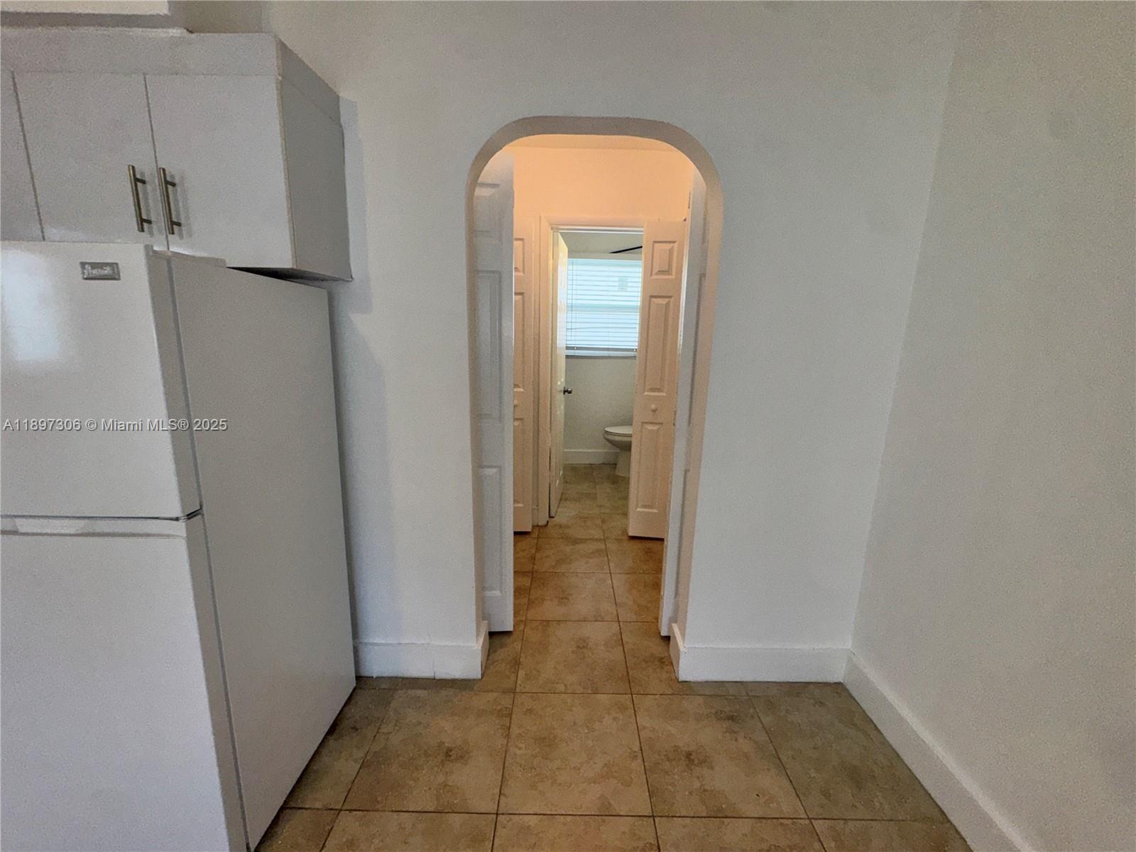HOLLYWOOD LITTLE RANCHES - Residential Lease