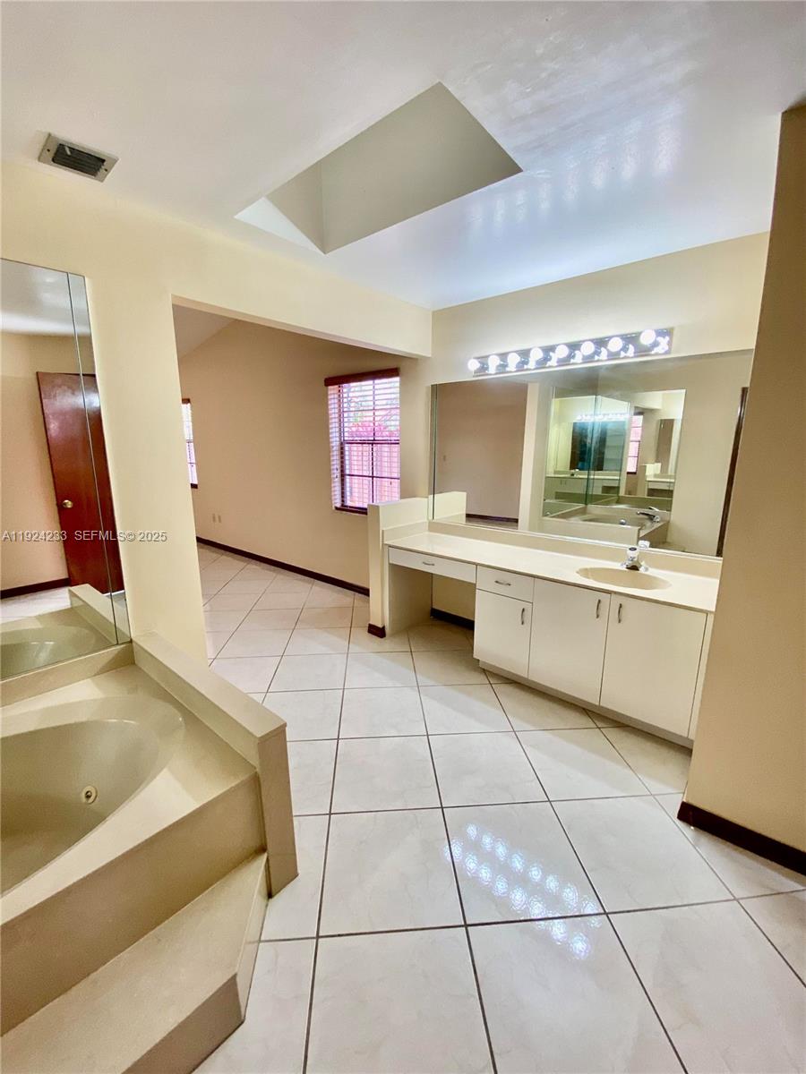 THE MANSIONS 1ST ADDN - Residential