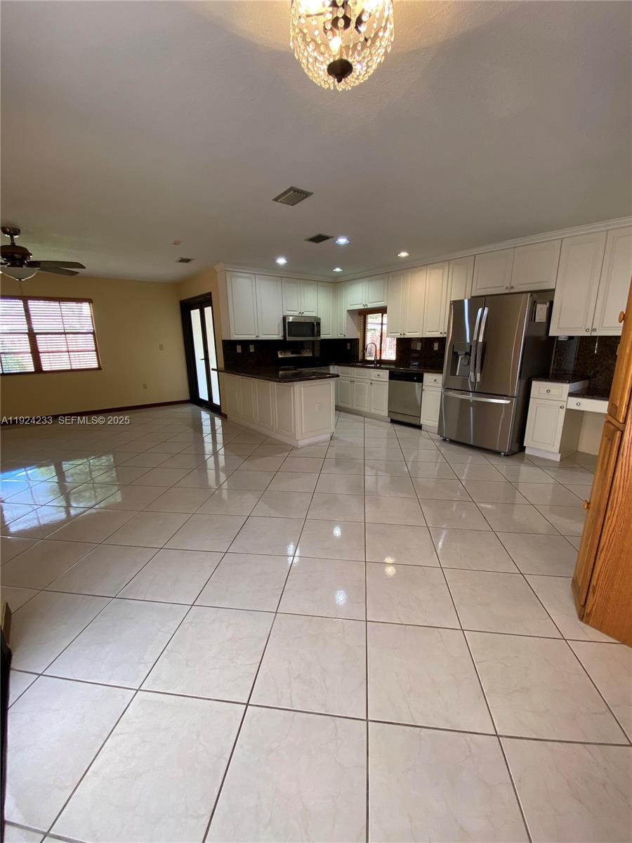 THE MANSIONS 1ST ADDN - Residential