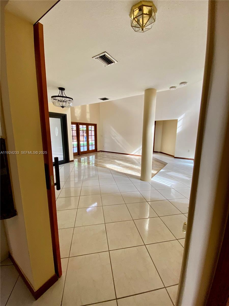 THE MANSIONS 1ST ADDN - Residential