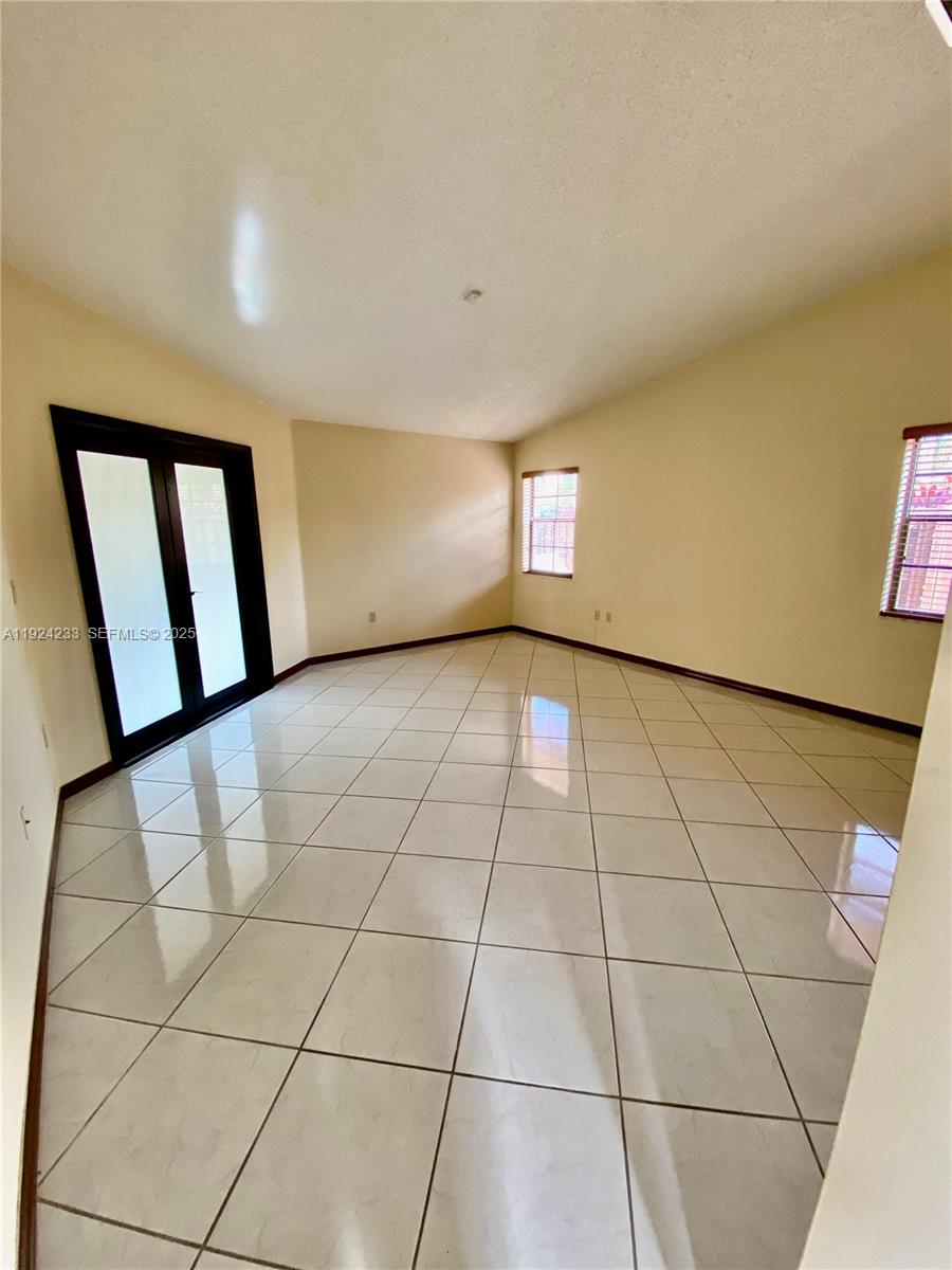 THE MANSIONS 1ST ADDN - Residential