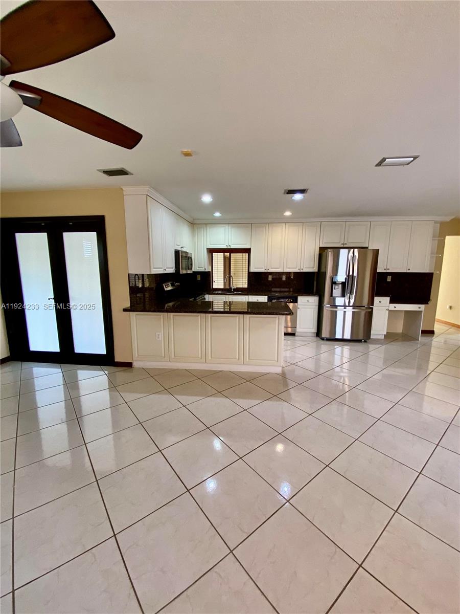 THE MANSIONS 1ST ADDN - Residential