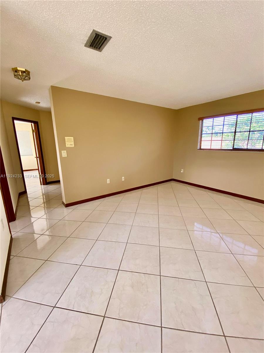 THE MANSIONS 1ST ADDN - Residential