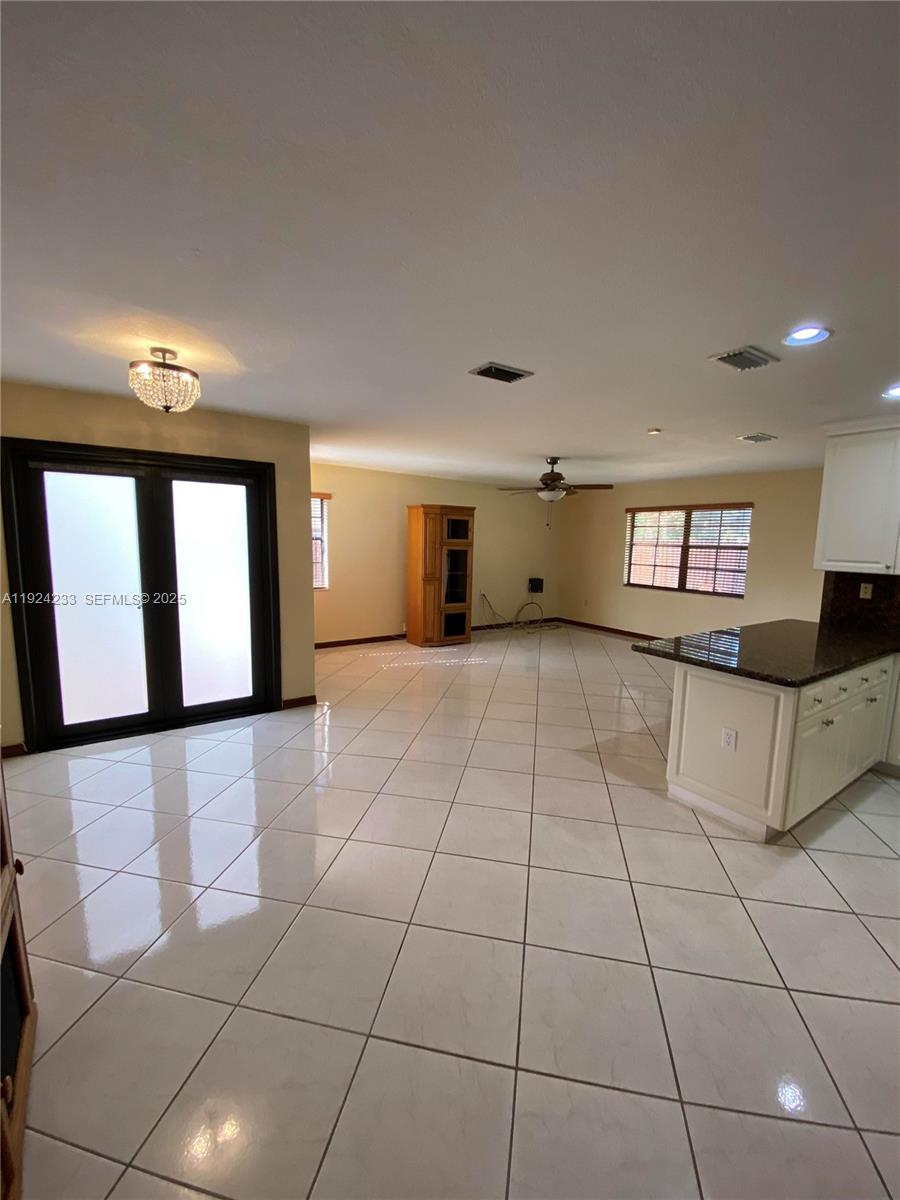 THE MANSIONS 1ST ADDN - Residential