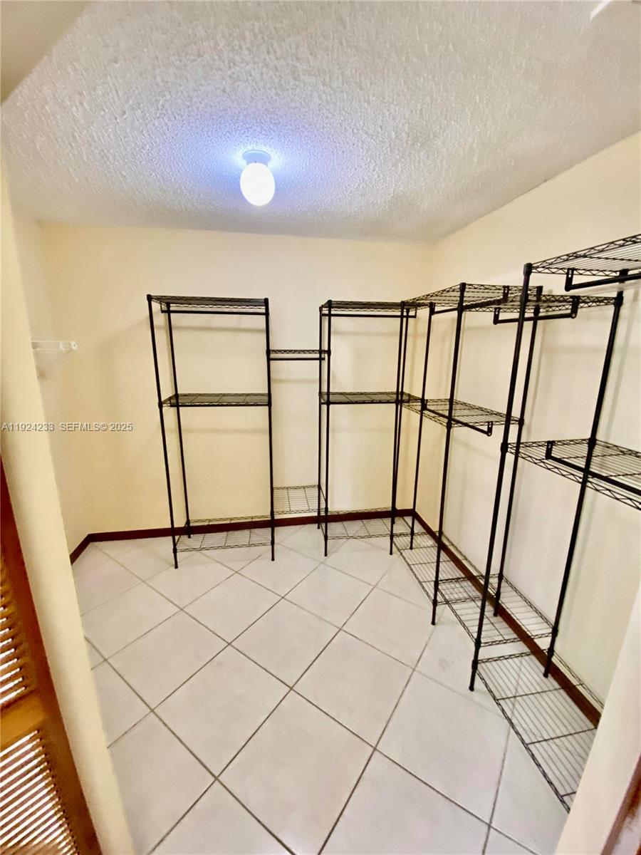 THE MANSIONS 1ST ADDN - Residential