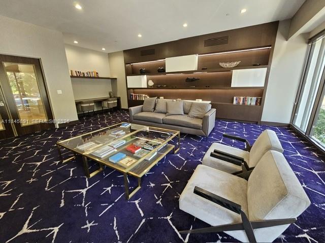 DELVISTA TOWERS CONDO TOW - Residential