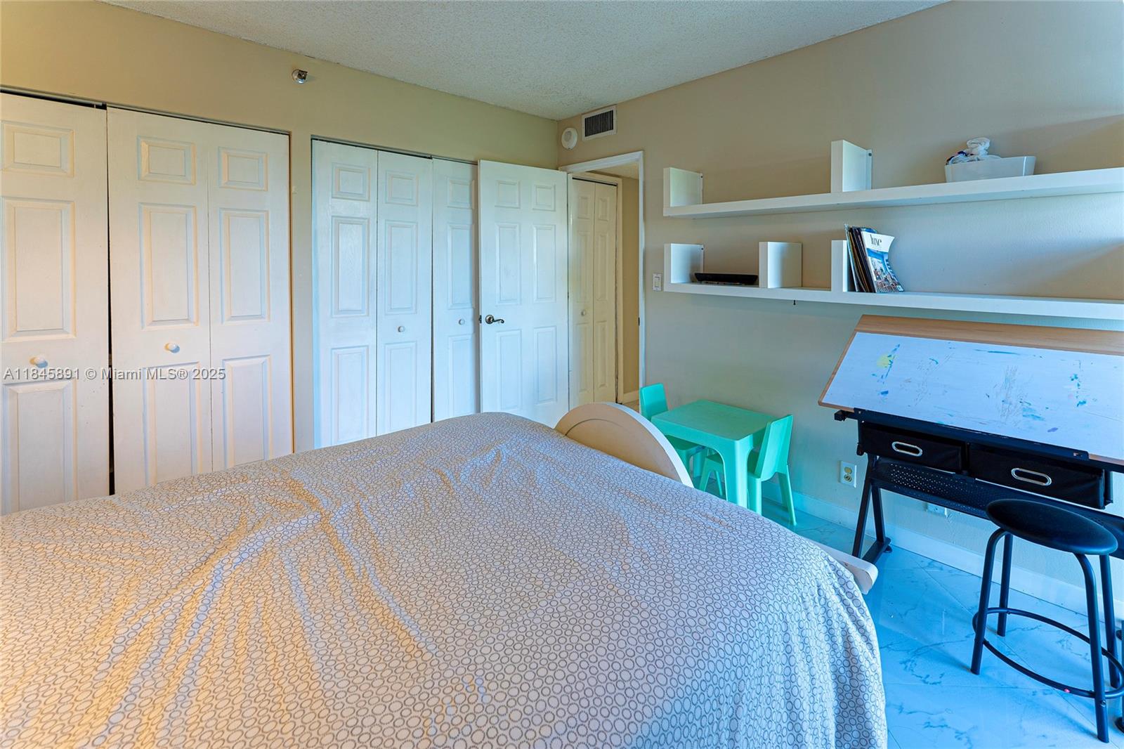 DELVISTA TOWERS CONDO TOW - Residential