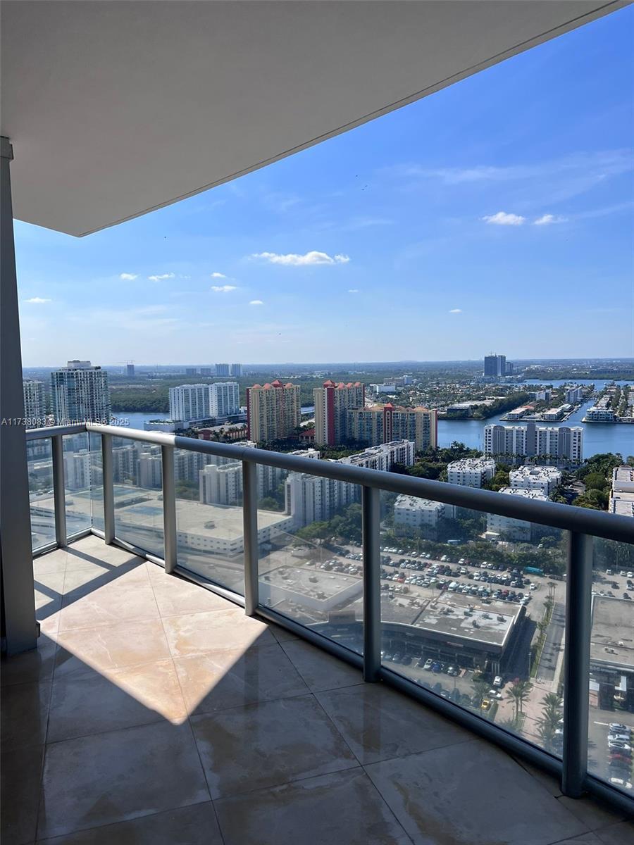 JADE OCEAN CONDO - Residential