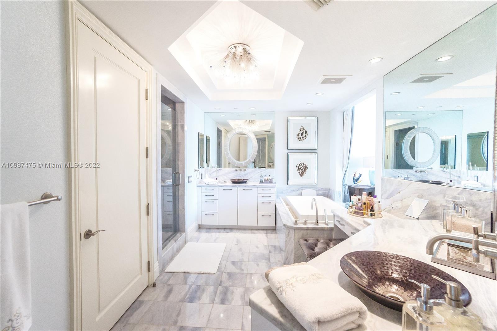 RITZ CARLTON BAL HARBOUR - Residential