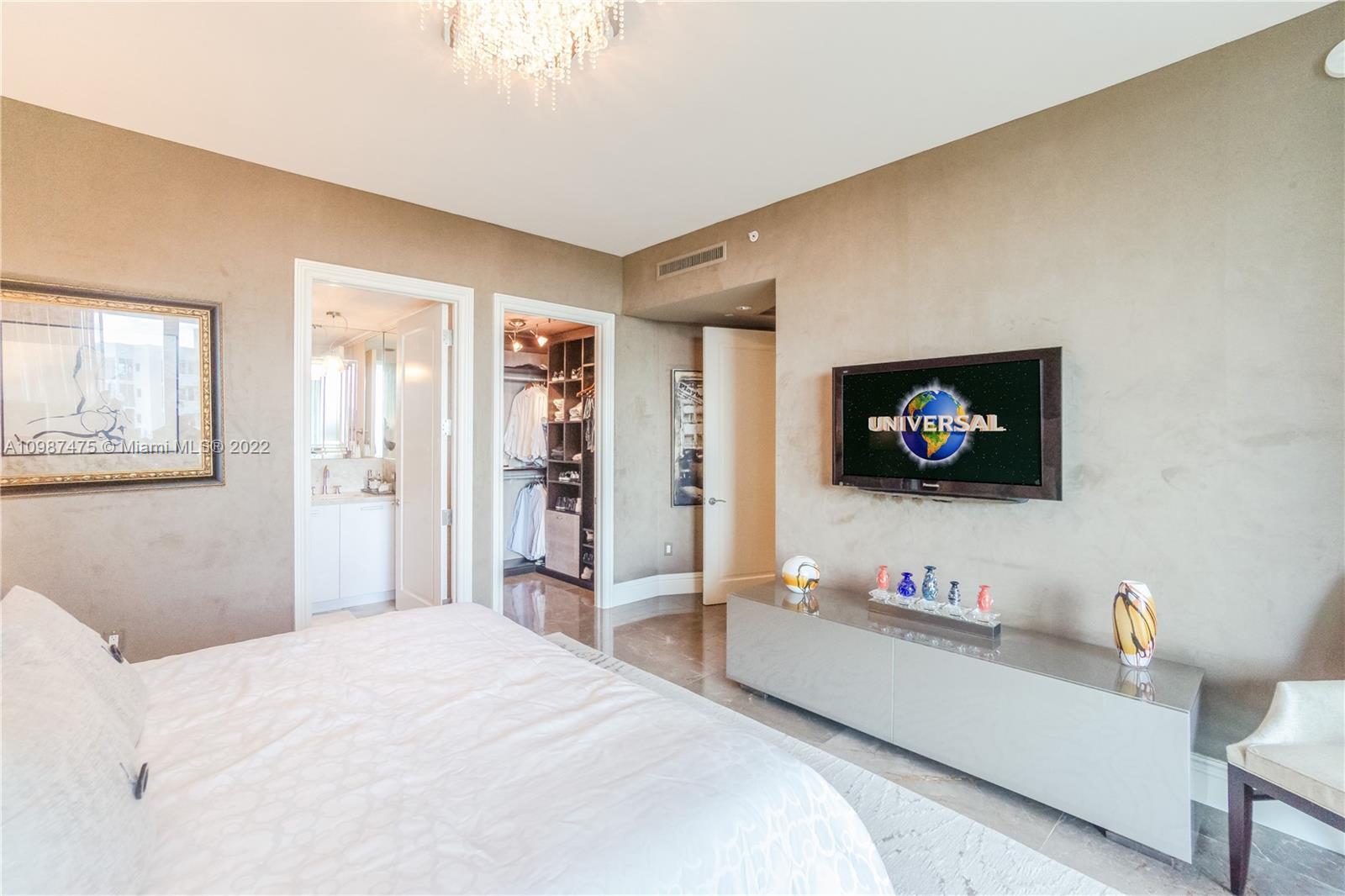 RITZ CARLTON BAL HARBOUR - Residential