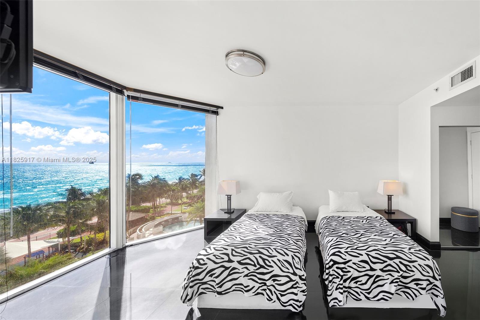 BLUE DIAMOND CONDO - Residential