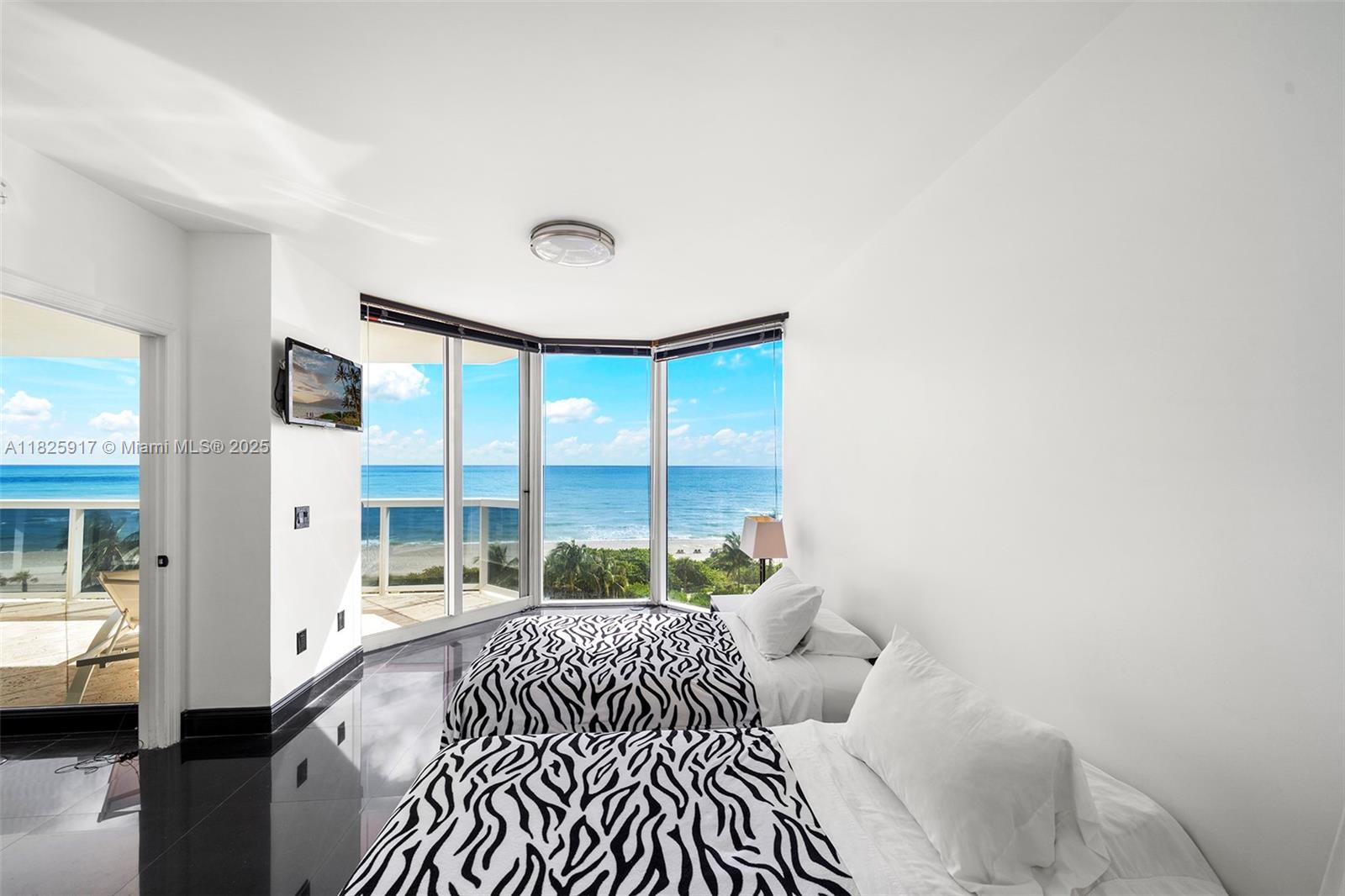 BLUE DIAMOND CONDO - Residential