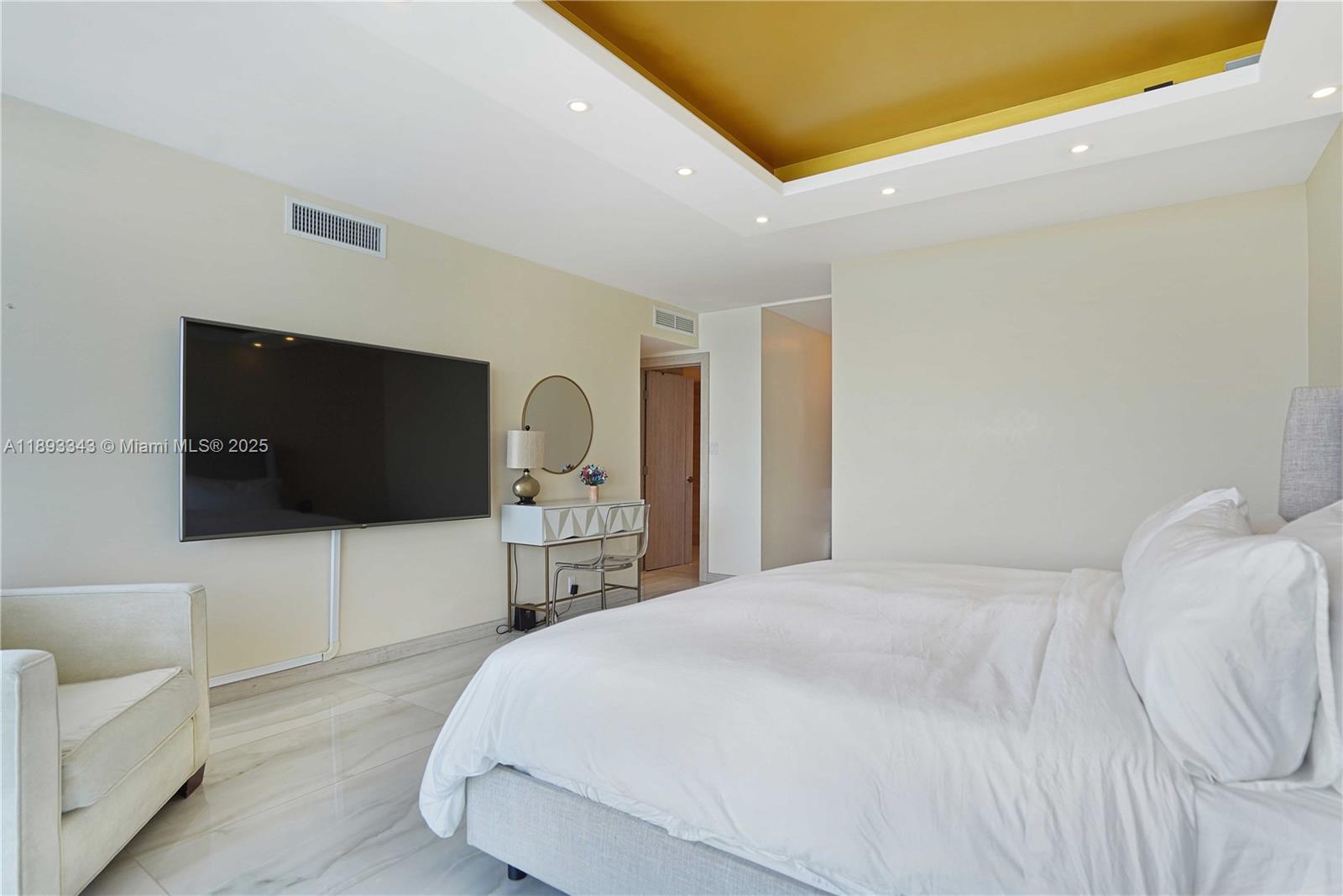 MIRADOR 1000 CONDO - Residential Lease