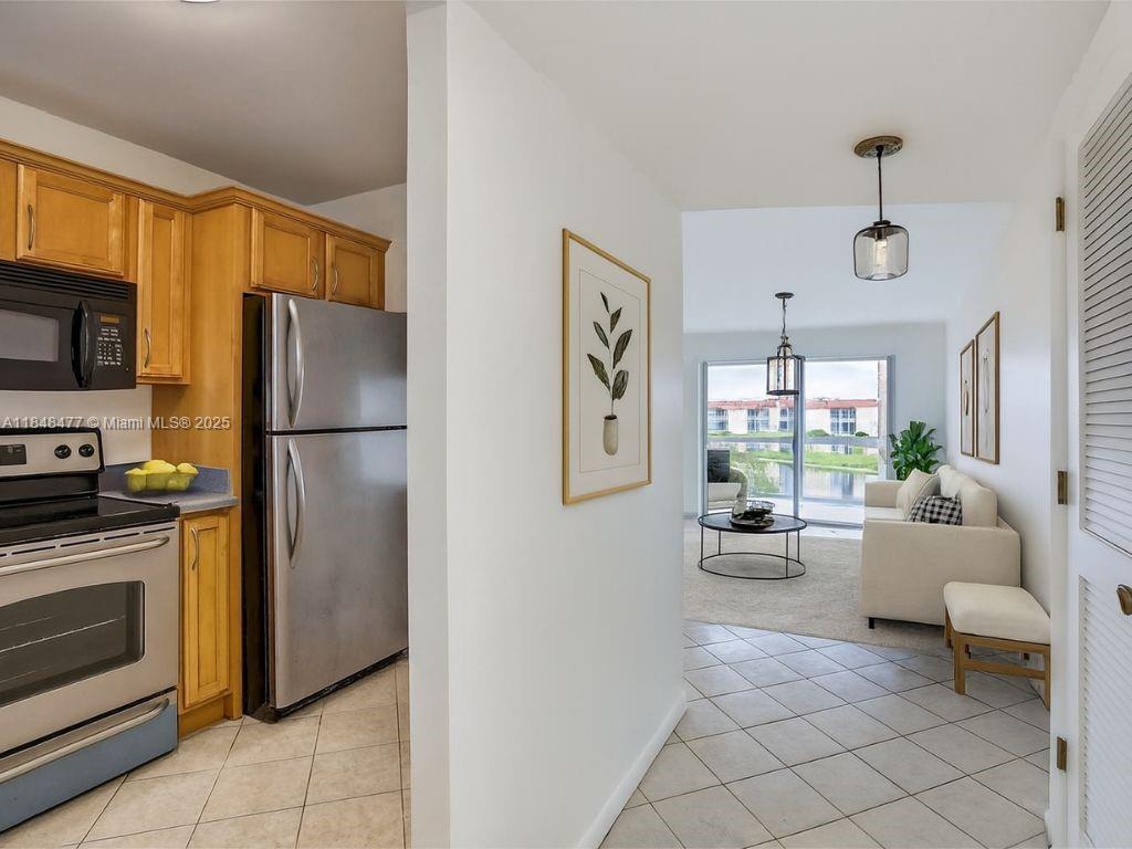 SUNRISE LAKES 73 CONDO - Residential