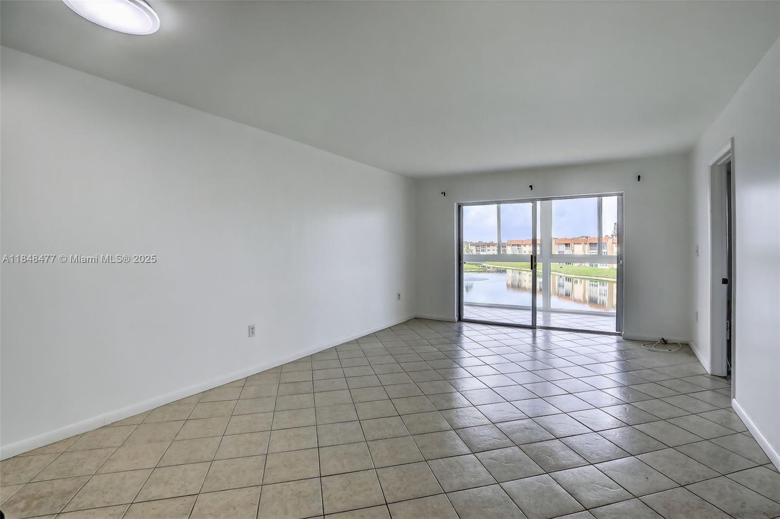 SUNRISE LAKES 73 CONDO - Residential