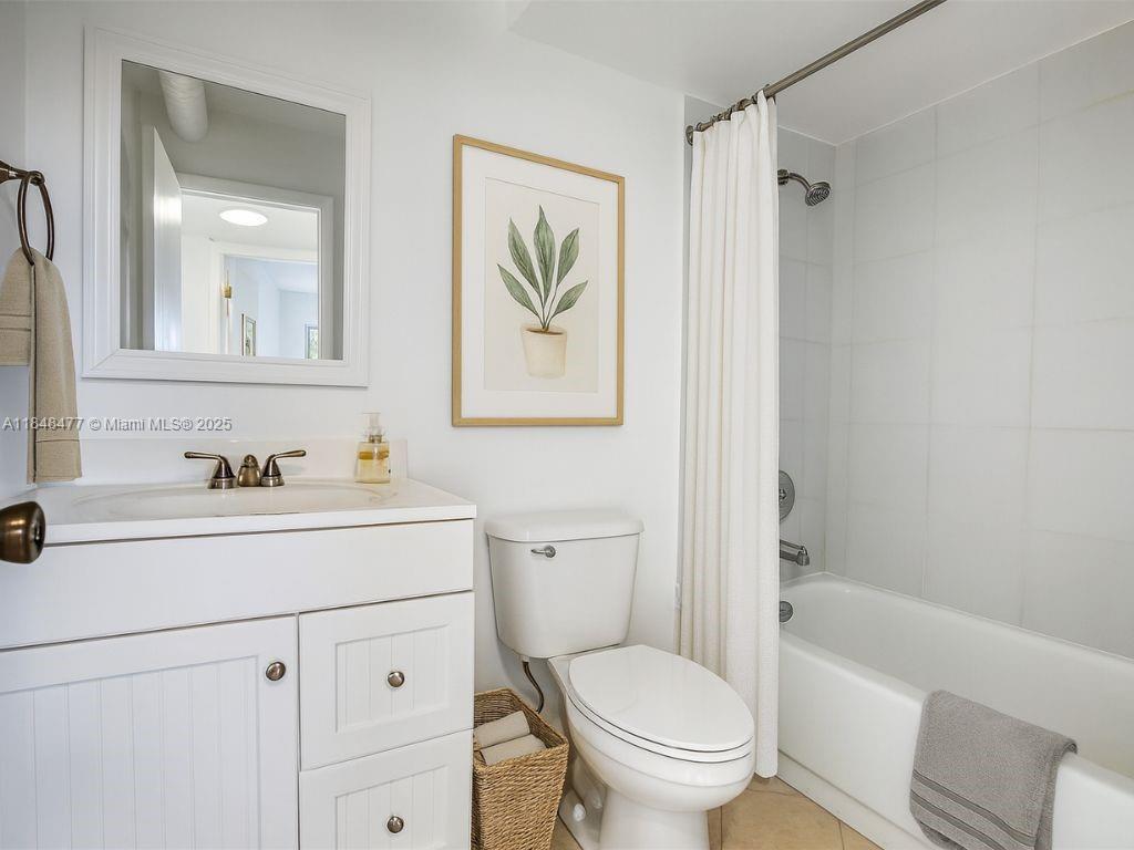 SUNRISE LAKES 73 CONDO - Residential