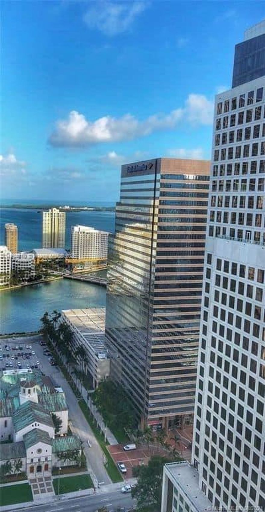 Experience luxury living in this stunning 1 bedroom condo on the 40th floor, located in the vibrant heart of Brickell. Enjoy breathtaking panoramic views of the city skyline and Biscayne Bay from your private balcony. This modern unit features updated kitchen and bath, vinyl flooring and abundant natural light throughout. This building also features top-notch amenities and easy access to dining, shopping, and entertainment, this is urban living at its finest! Unit is owner occupied. Please call LA for all showings.