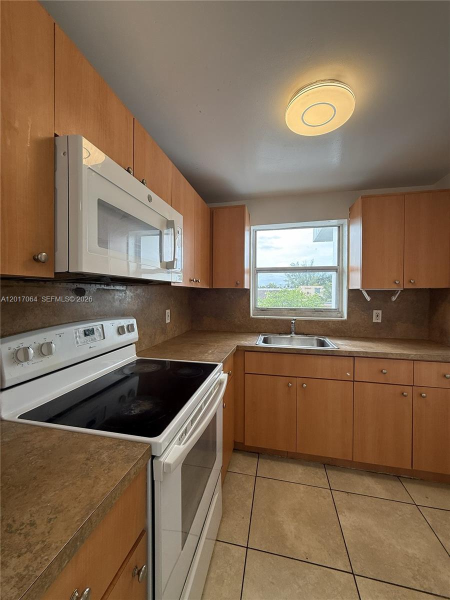 3100 W Flagler St 312