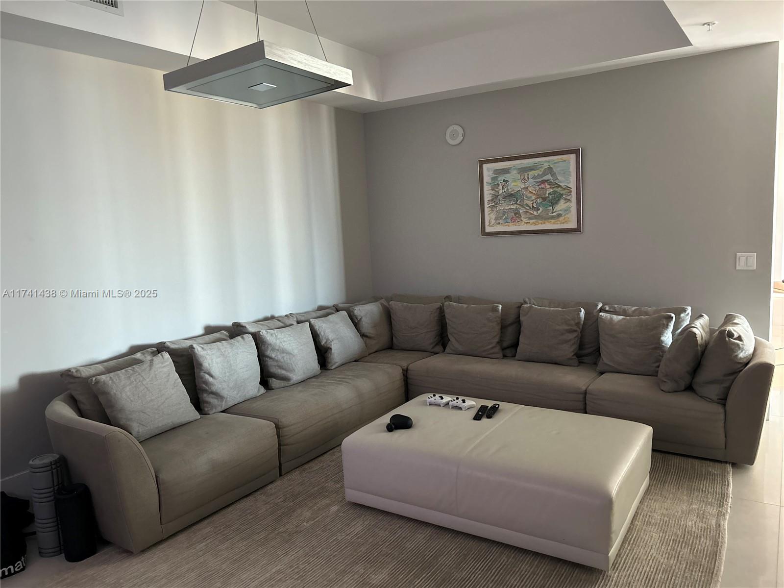 PARQUE TOWERS CONDO - Residential