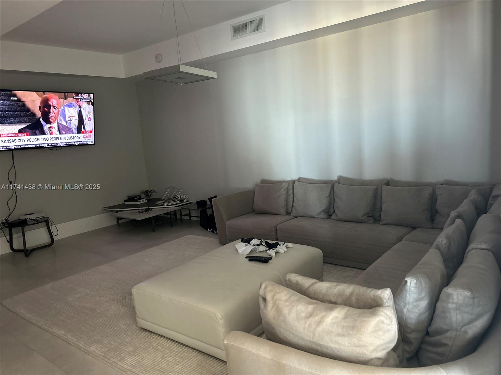PARQUE TOWERS CONDO - Residential