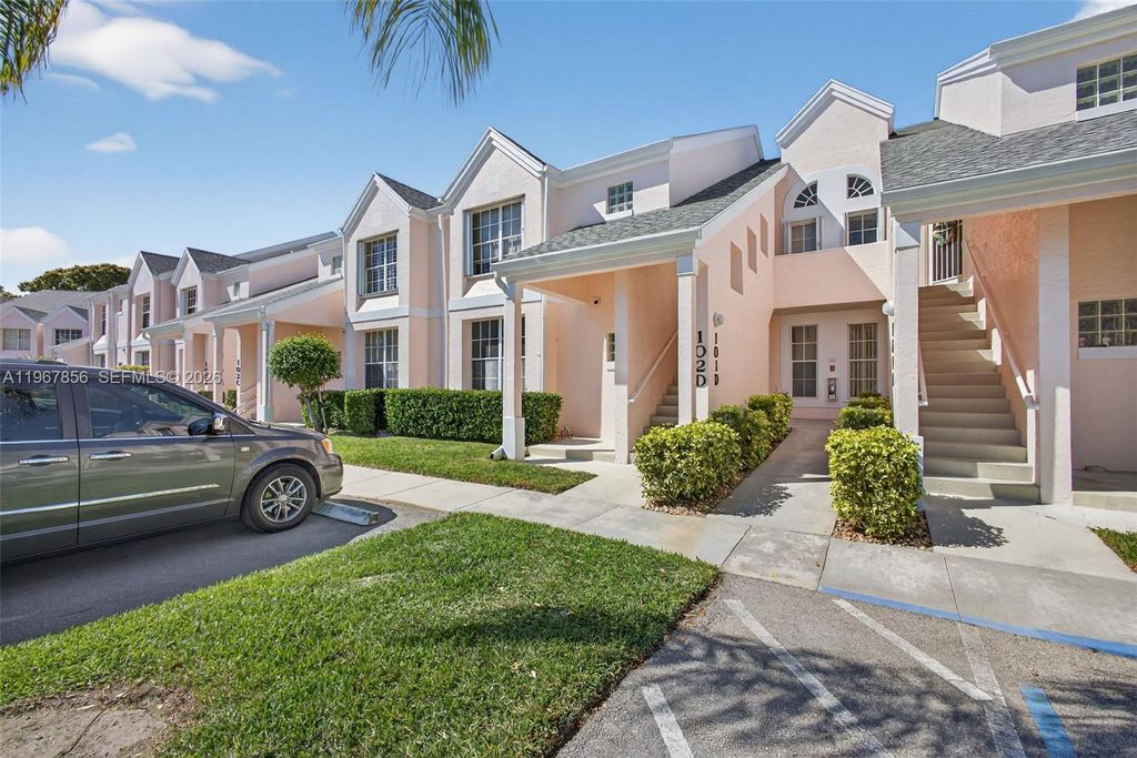 Photo of 101 Muirfield Ct #101D, Jupiter, FL 33458 (MLS # A11967856)