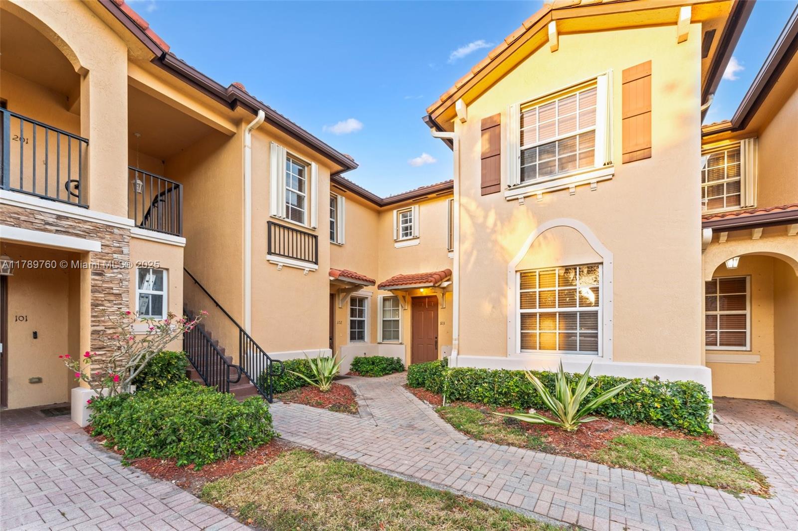 Property for Sale at 3390 Circle Dr, Homestead, Miami-Dade County, Florida - Bedrooms: 3 
Bathrooms: 3  - $305,000